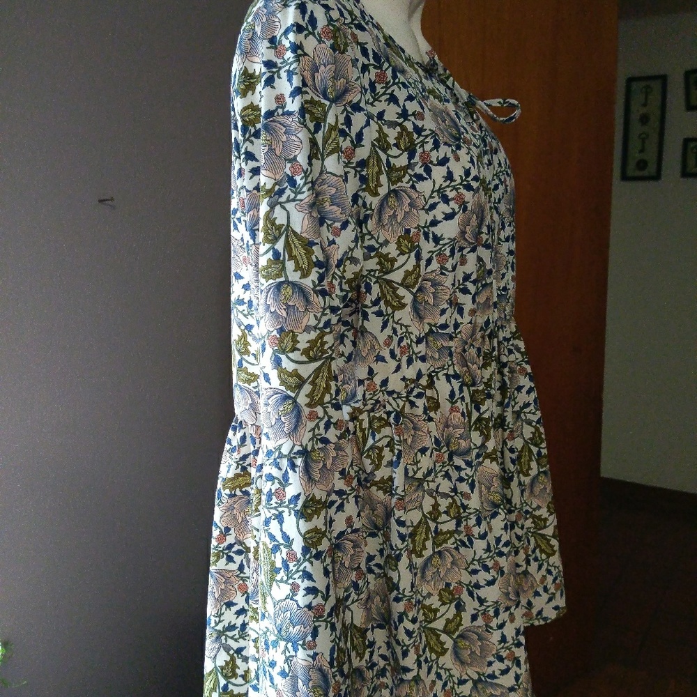 Top - Picture 2 of 8